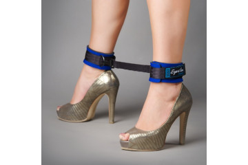 Сине-чёрные оковы на ноги из неопрена