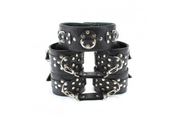 Комплект кожаных БДСМ-аксессуаров с клёпками