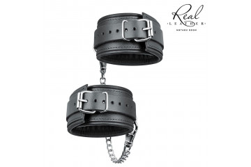 Черные кожаные оковы на цепочке с карабинами