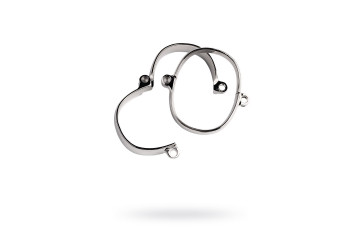 Наручники из металла в виде браслетов с замком