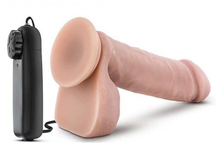 Телесный вибратор THE GOALIE 8INCH DILDO - 20,3 см.