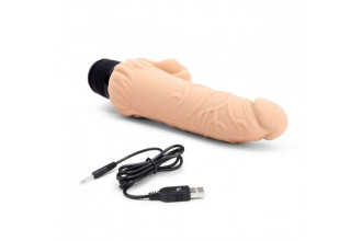 Телесный вибратор-раелистик с клиторальными лепестками 7 Realistic Vibrator - 21,5 см.